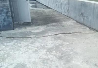 墨竹工卡楼顶漏水维修公司分享下如何解决卫生间隐蔽部位漏水的问题?