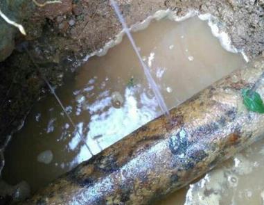 墨竹工卡楼顶渗水维修公司分享下地暖漏水的原因及检测方法。